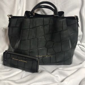 Dooney & Bourke Denison Large Barlow